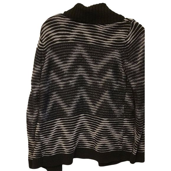 Gap Black and White Cardigan Size XS - Picture 2 of 4